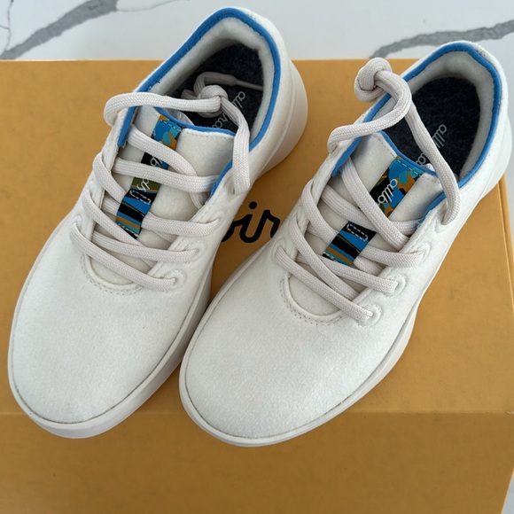 Allbirds wool runner sneakers - Picture 2 of 4